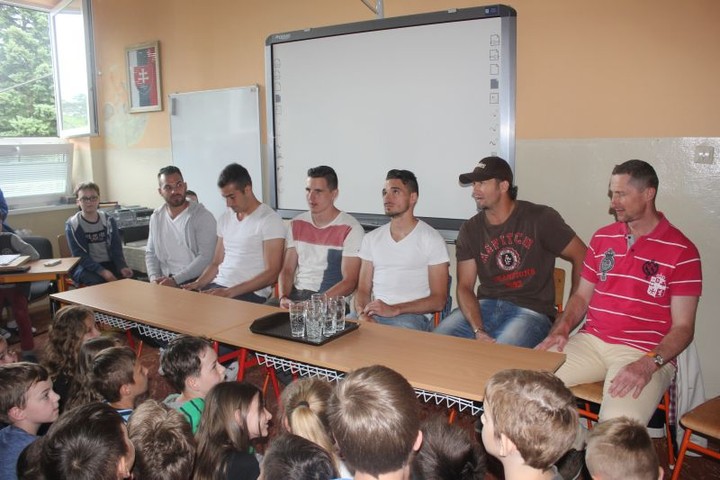 Hokejisti Nitry na školskej besede